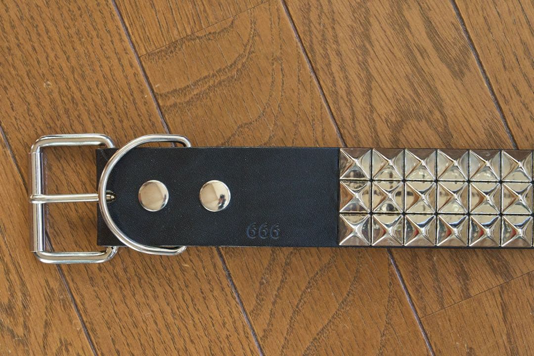 666 3連スタッズベルト