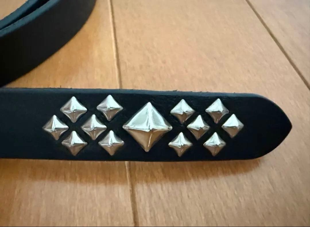 スタッズナローロングベルト　シルバーピラミッド　ミッスーリ