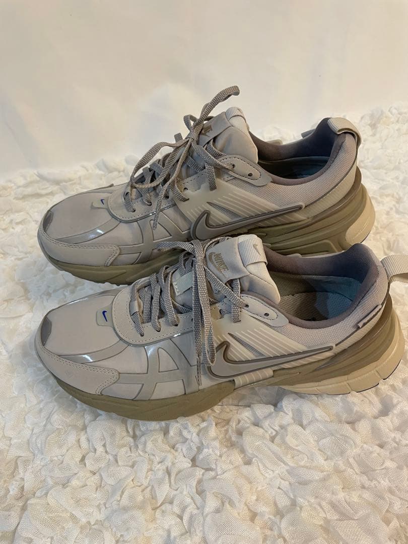 ✨美品✨24.5ナイキ ウィメンズ V2Kラン ゴアテックス　ライトボーン　防水