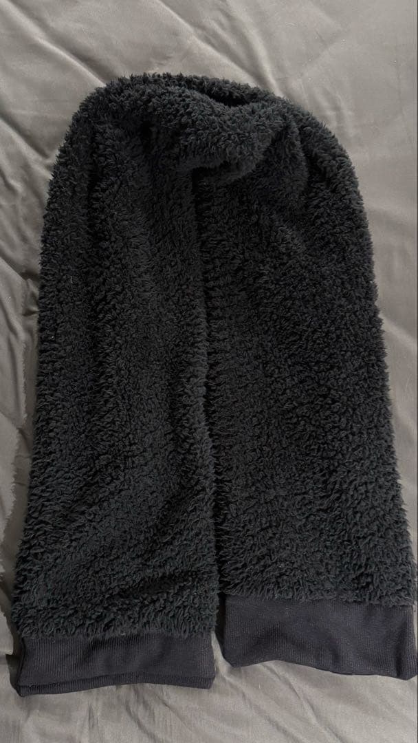 isecai　棘マフラー　フードなし　BLACK