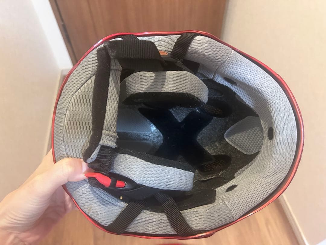 デサント　子ども用スキーウェアセット140（赤ジャケット・黒パンツ・ヘルメット）