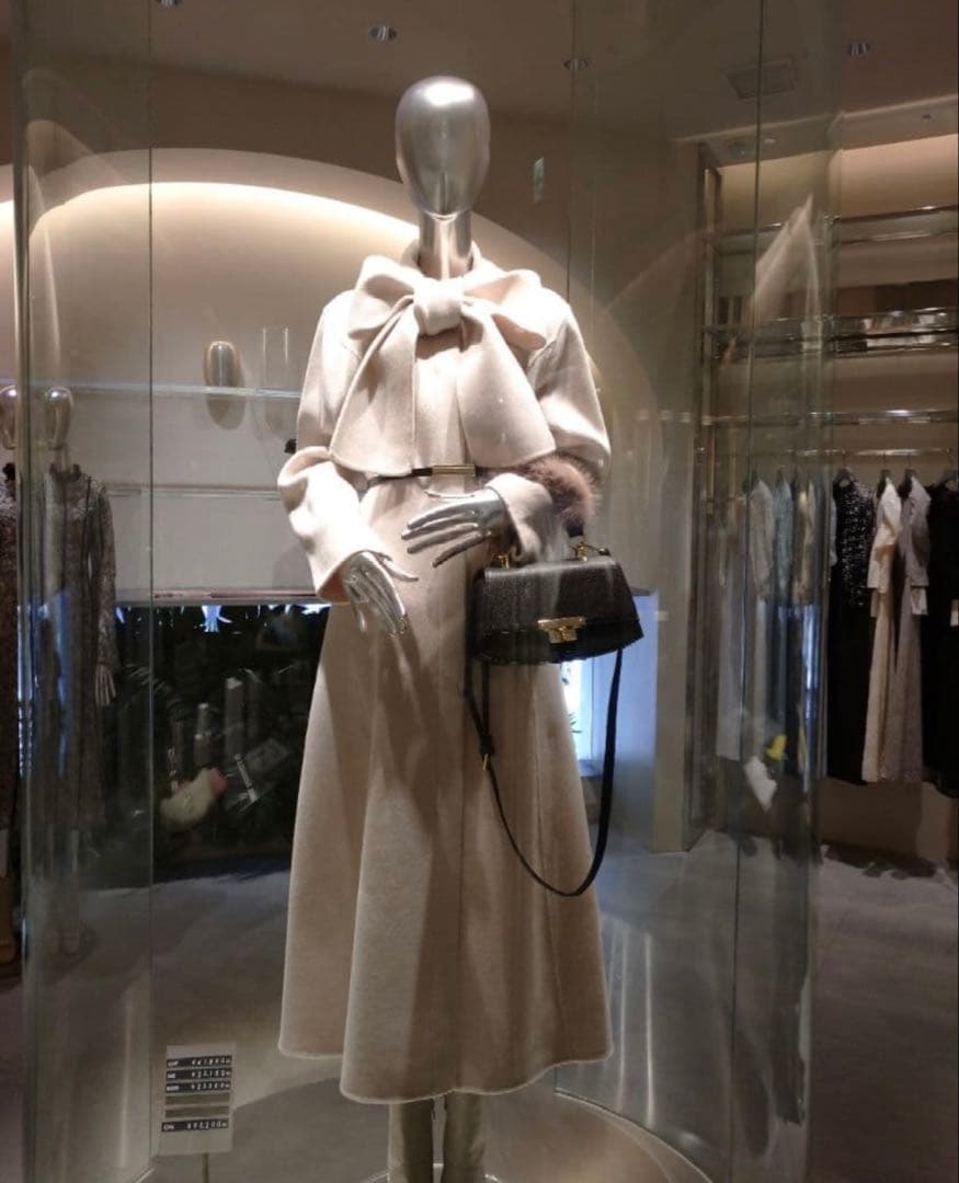 セルフォード ストール付きリバードレスコート