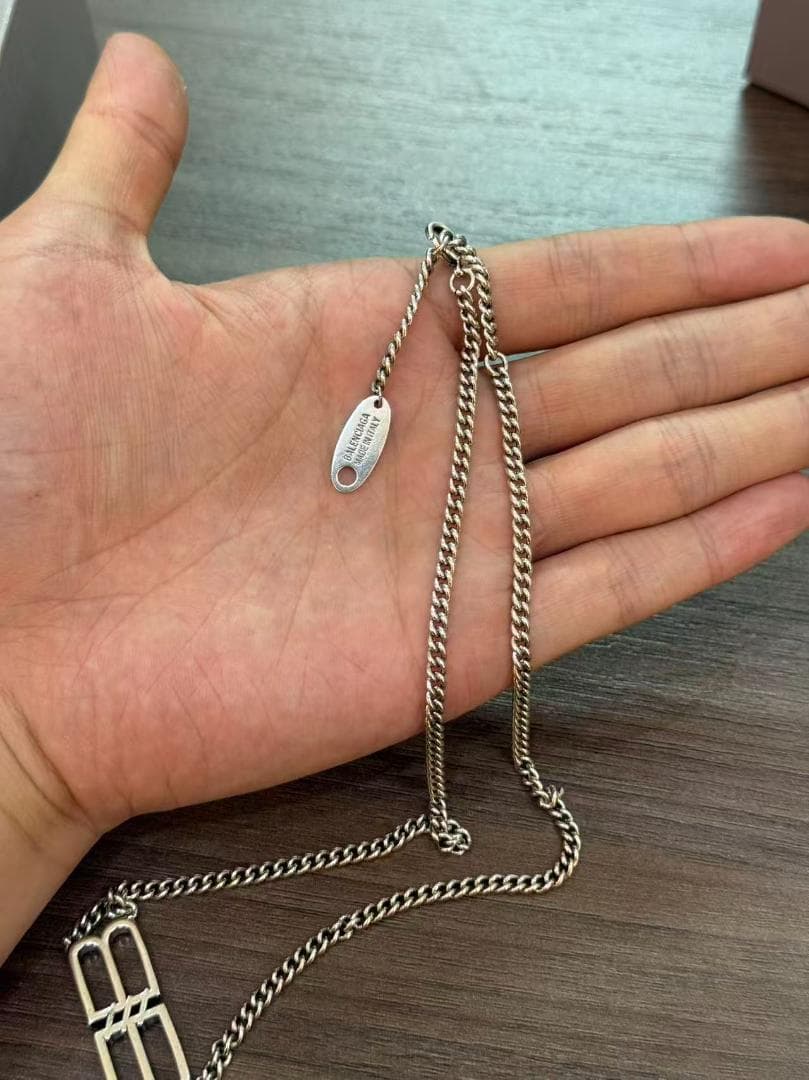 シルバー チェーンネックレス ロゴプレート付き