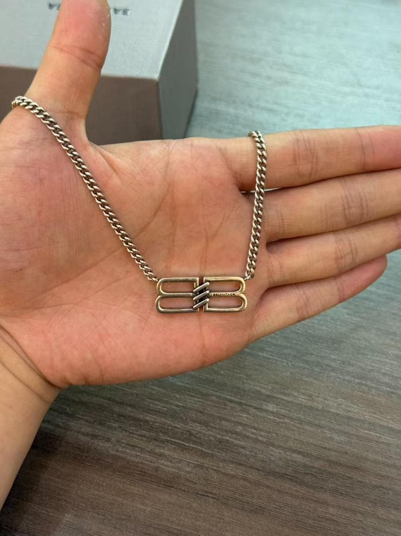 シルバー チェーンネックレス ロゴプレート付き