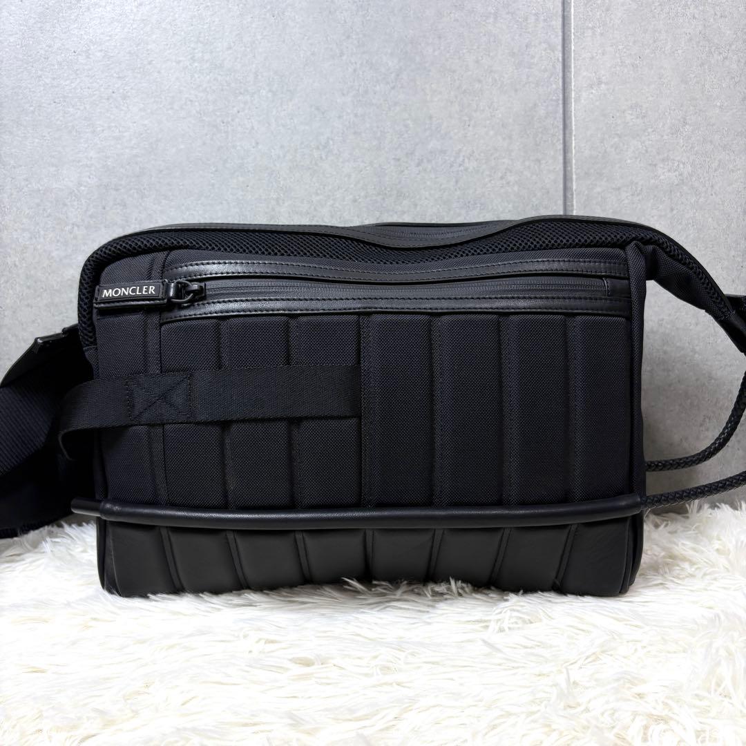 【極美品】モンクレール クレイググリーン メッセンジャーバッグ ブラック