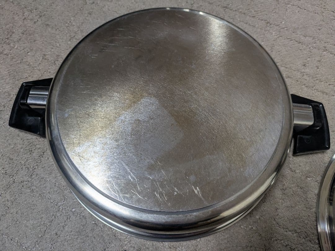 ロイヤルクイーン5層ステンレス製 両手鍋 蓋付き　28cm