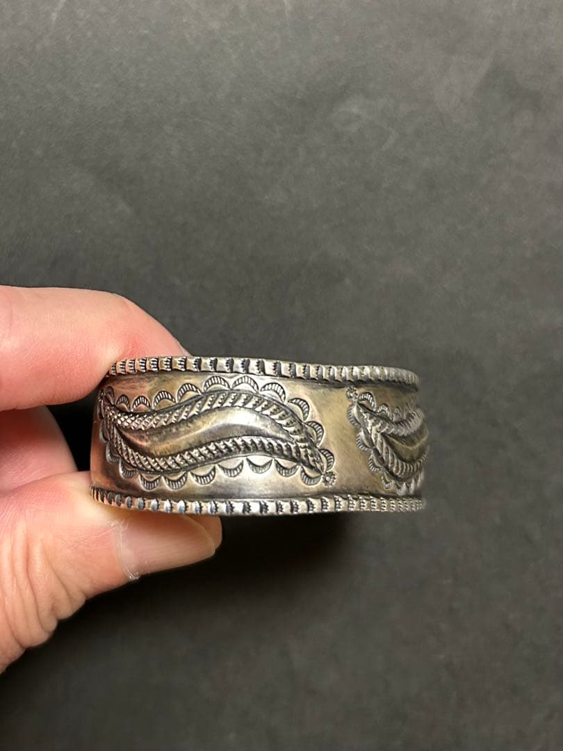 ナバホ最高峰　perry shorty シルバー　バングル