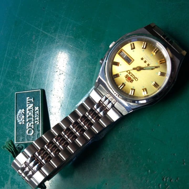 オリエント腕時計　クリスタル