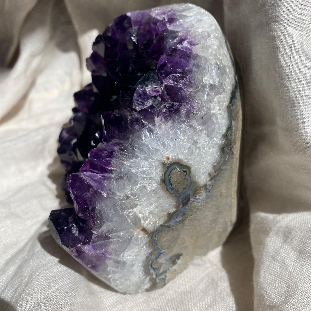 大粒！1.5kg! アメジスト５Aグレードクラスター　　ウルグアイ産