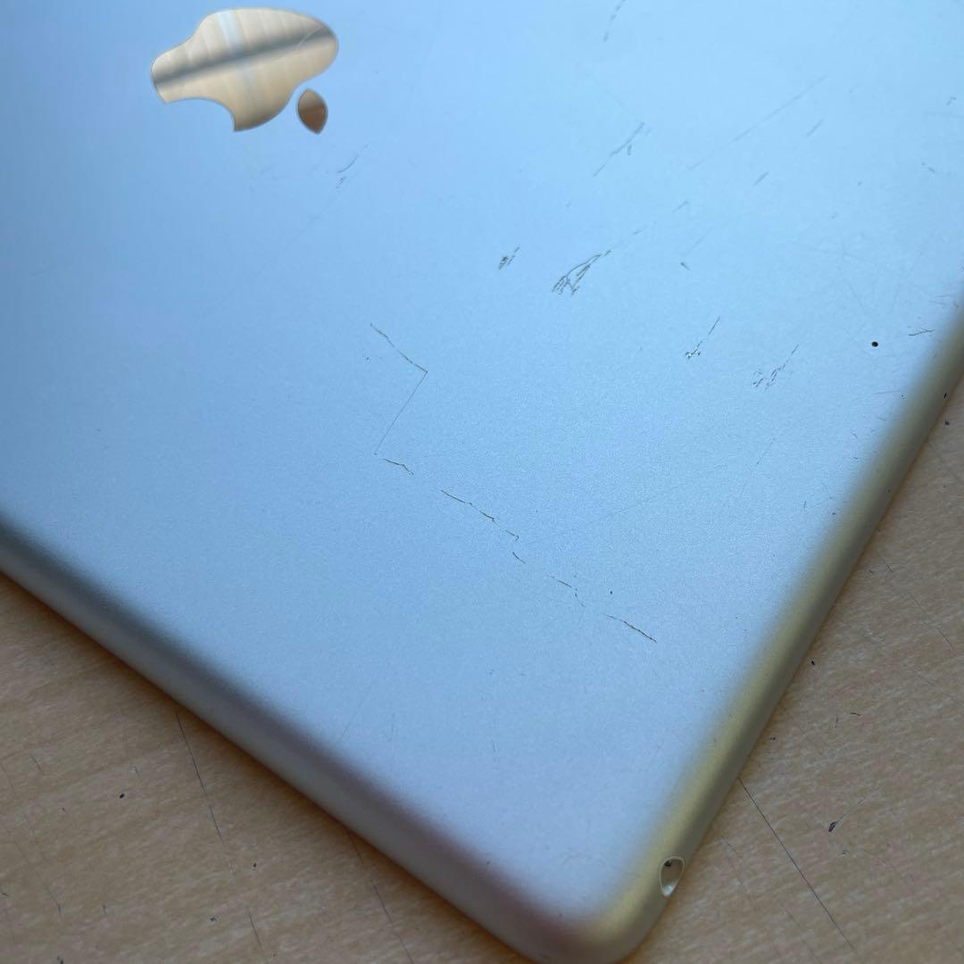 iPad 第6世代　A1893　Wi-Fiモデル　シルバー　32GB #4