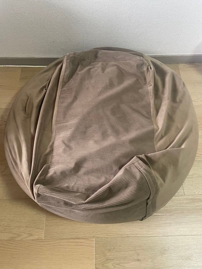 円形ビーズクッション カバー付き コーヒーをこぼした汚れがあります