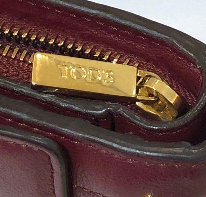 TOD'S 高級本革ウォレット　 Tタイムレス イタリア製 ※ミニ財布とは別物