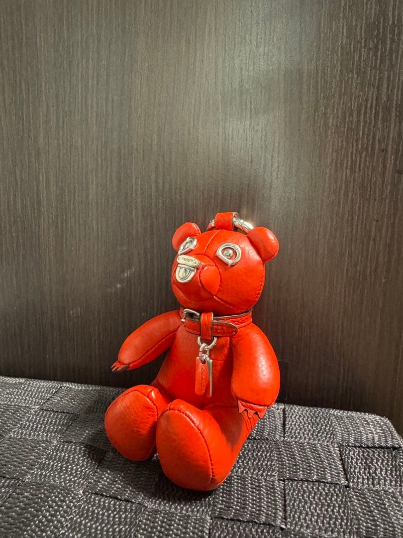 COACH レザー 赤 クマ型 キーホルダー