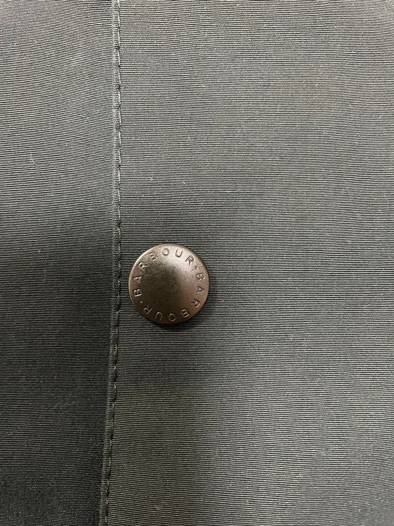 メンズ　バブアー　正規品　ブルガリア製ハーフコート　ブラック　フード取り外し可