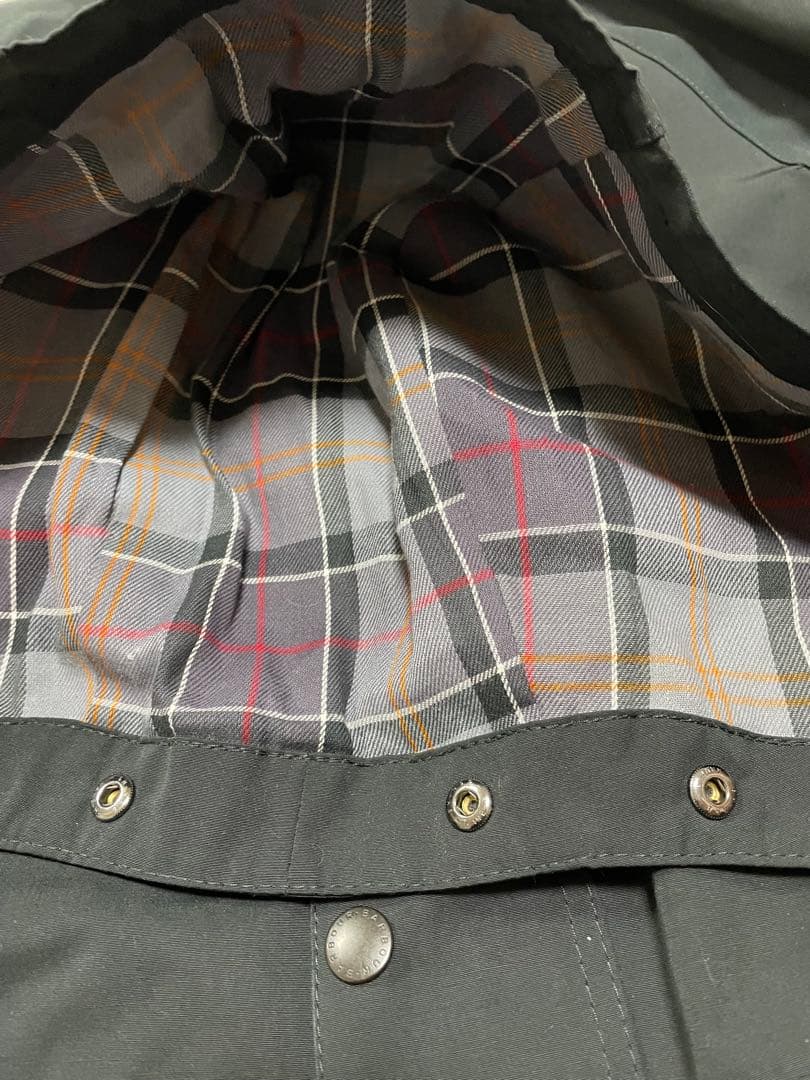 メンズ　バブアー　正規品　ブルガリア製ハーフコート　ブラック　フード取り外し可