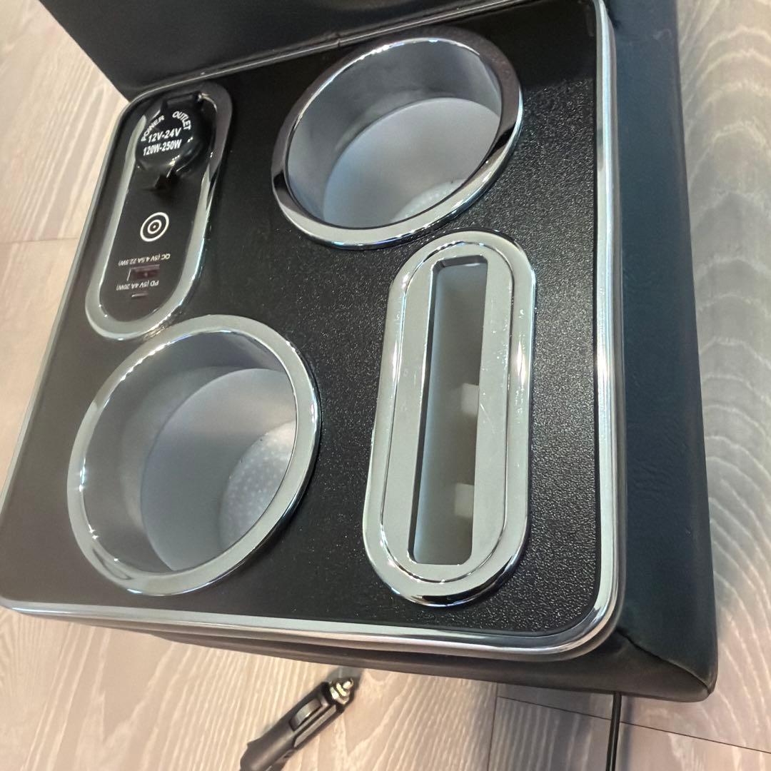 セレナ　コンソールボックス