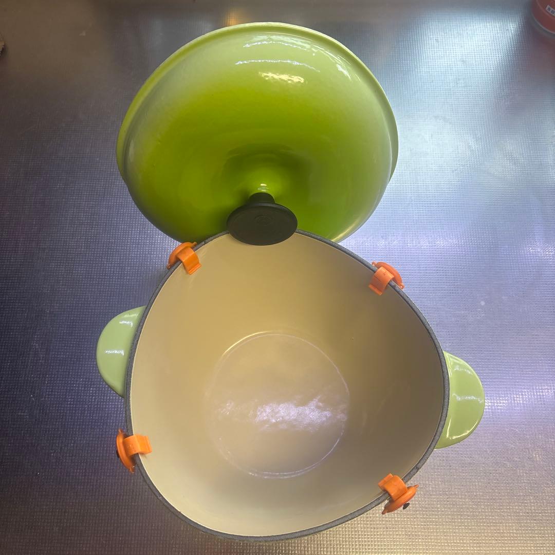 ルクルーゼ　グリーンアップル　お鍋　廃盤