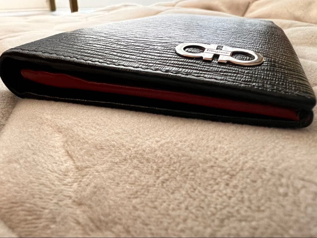 ゲ*ー様 Salvatore Ferragamo ブラック長財布