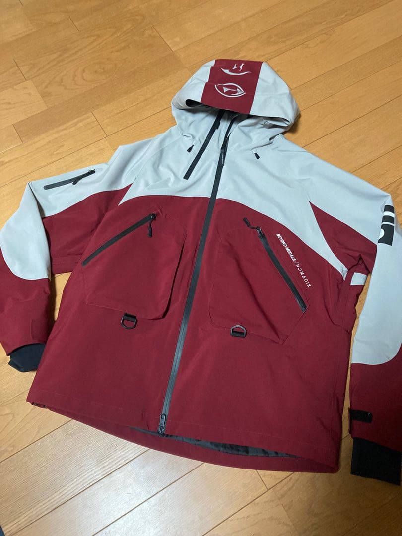 24-25モデル　コラボ上下セットBEYONDMEDALS NOMADIK