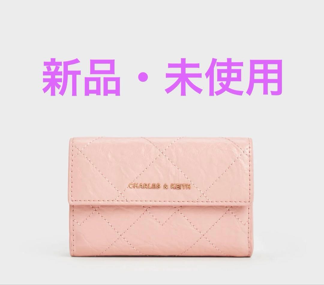 CHARLES & KEITHドゥオ キルトフォルドオーバー ウォレット ピンク