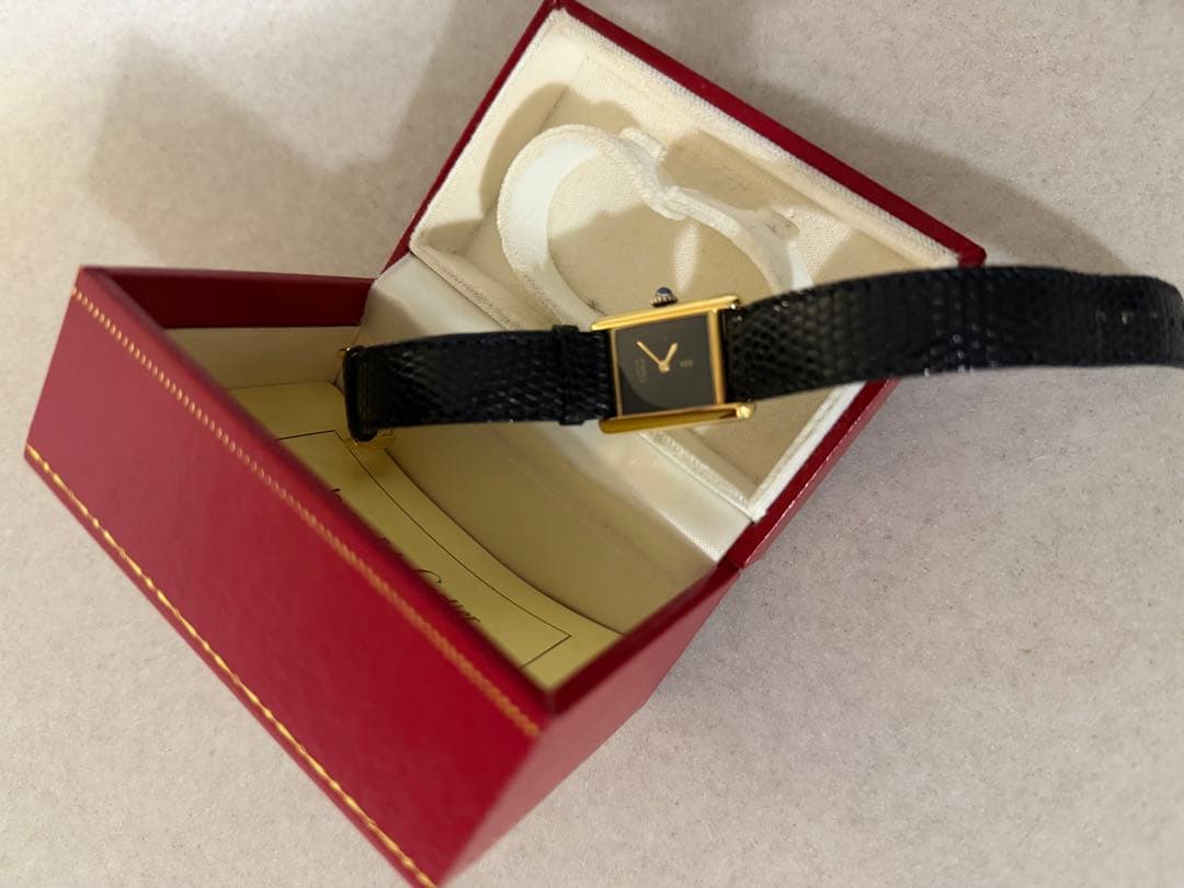 最終お値下げ！【正規品】Cartier 腕時計 箱付き　マストタンク