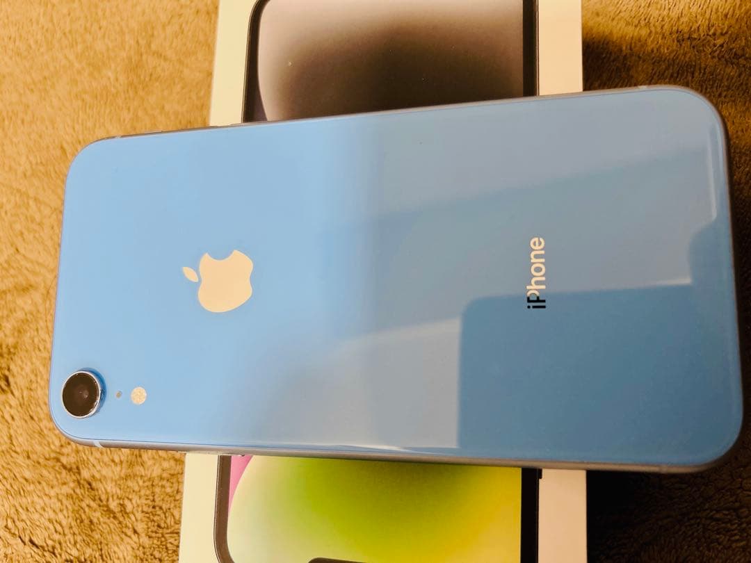 Apple iPhone XR ブルー 本体　64GB