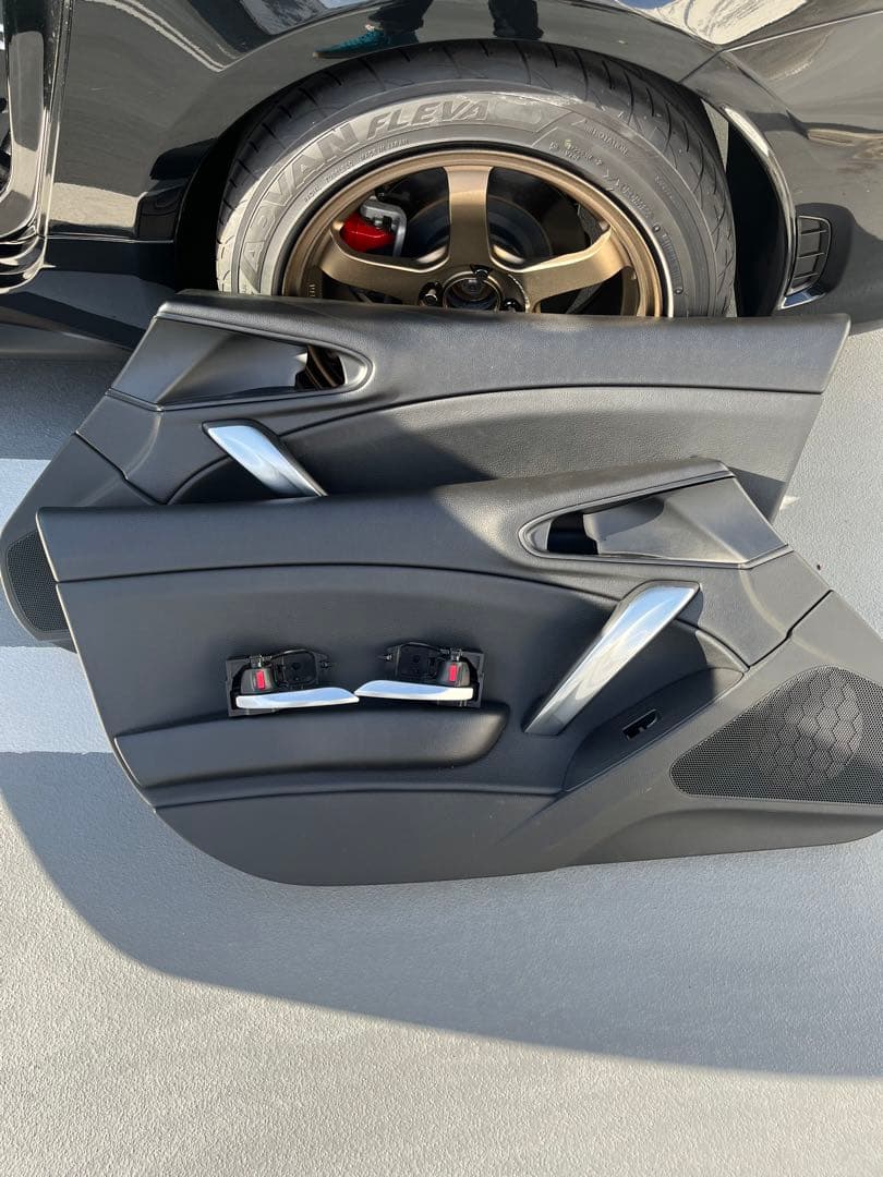 アバルト124スパイダー 純正ドア内張　インパネ　左右