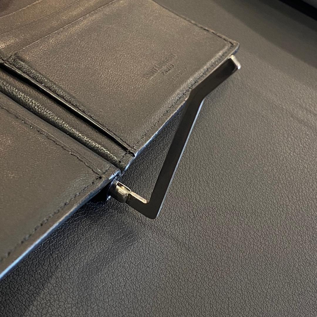 『サンローラン』 マネークリップ クロコ型押し 折り畳みウォレット