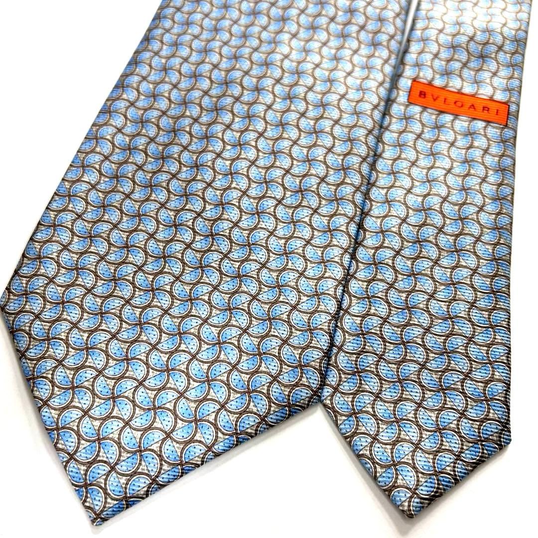 使用 ブルガリ ネクタイ シルク 総柄 幾何学模様 セッテピエゲ 水色