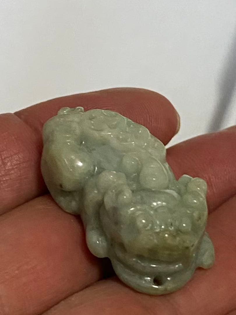 天然石 翡翠 彫刻ビルマ產 翡翠貔貅 ペンダント　装飾品 中国美術