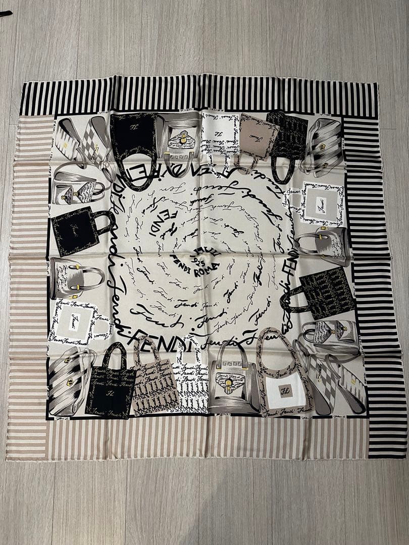 Fendi バッグデザイン スカーフ 85✖️85