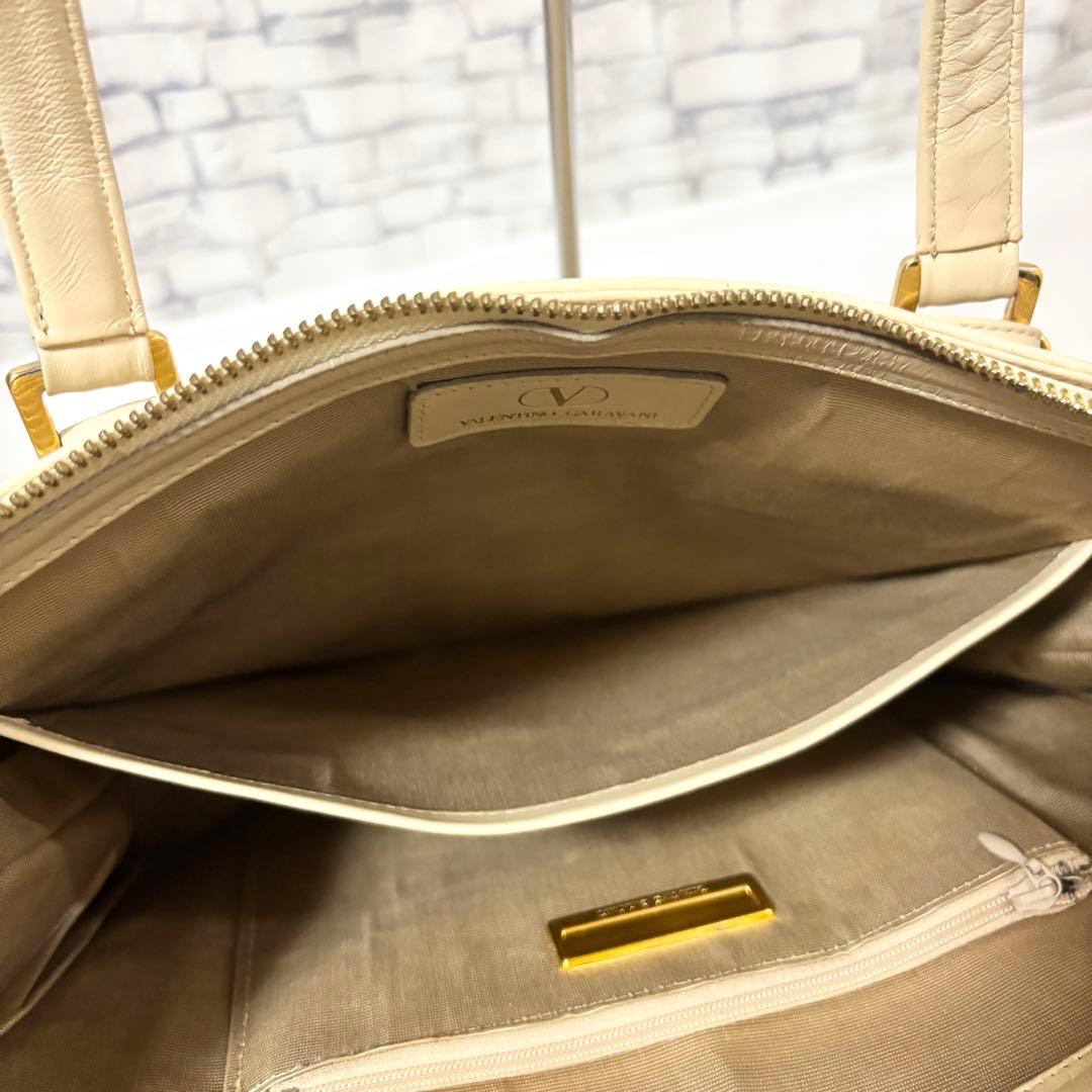 ヴァレンティノガラヴァーニ・エピレザー トートバッグ肩掛け A4可 保存袋付き