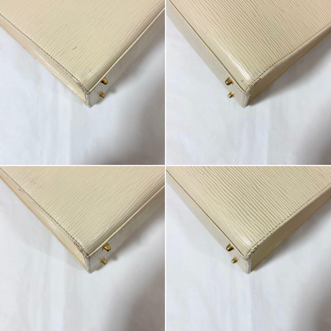 ヴァレンティノガラヴァーニ・エピレザー トートバッグ肩掛け A4可 保存袋付き