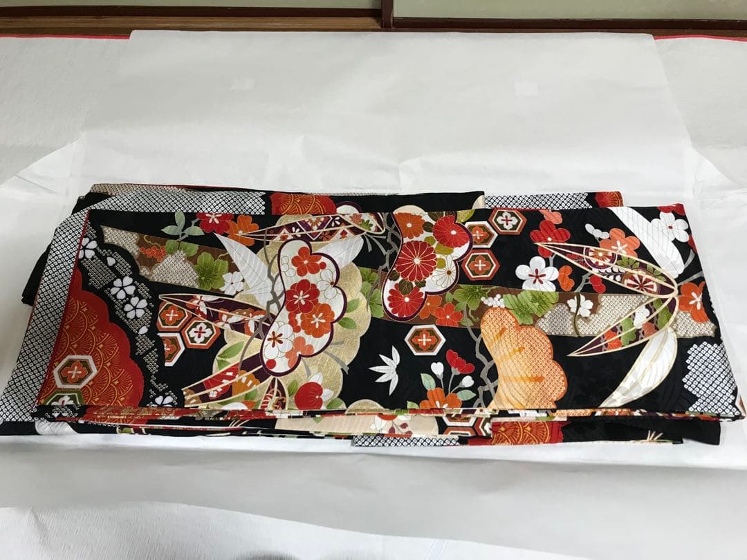 ！値下げ！【正絹】黒 振袖&襦袢２点セット(美品)おまけ付き