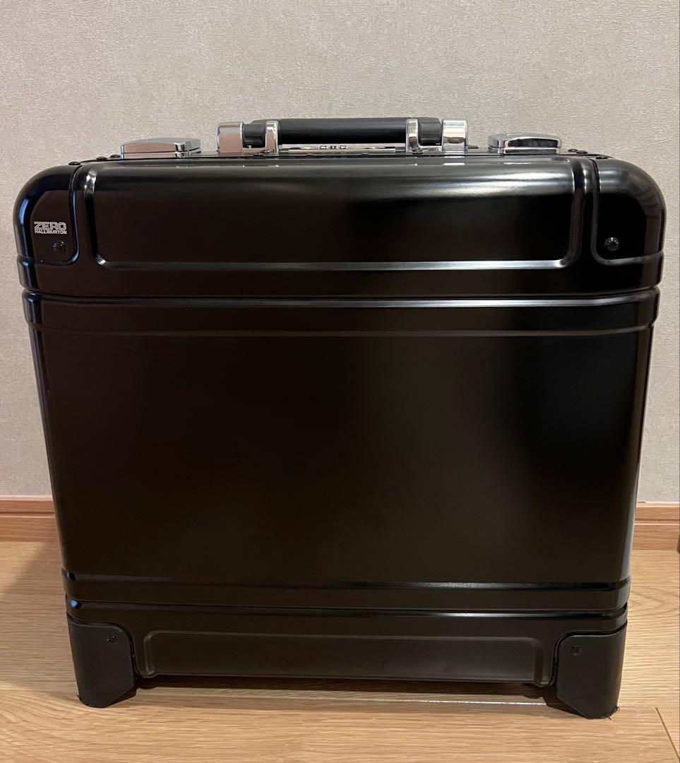 ZERO HALLIBURTON ゼロハリバートン　29L キャリーケース