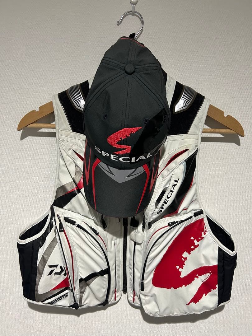 DAIWA SPECIALベスト　キャップ