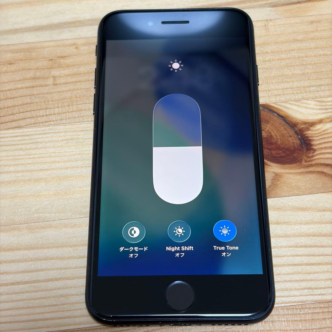 高*歌様 バッテリー新品　iPhoneSE第3世代64GB SIMフリー　美品