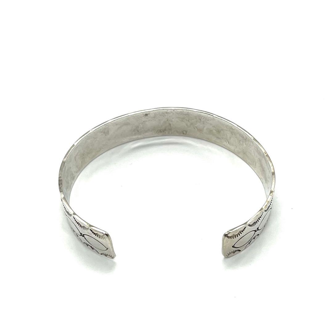【ヴィンテージ】ナバホ族 南西部 シルバースタンプバングル カフ SV925