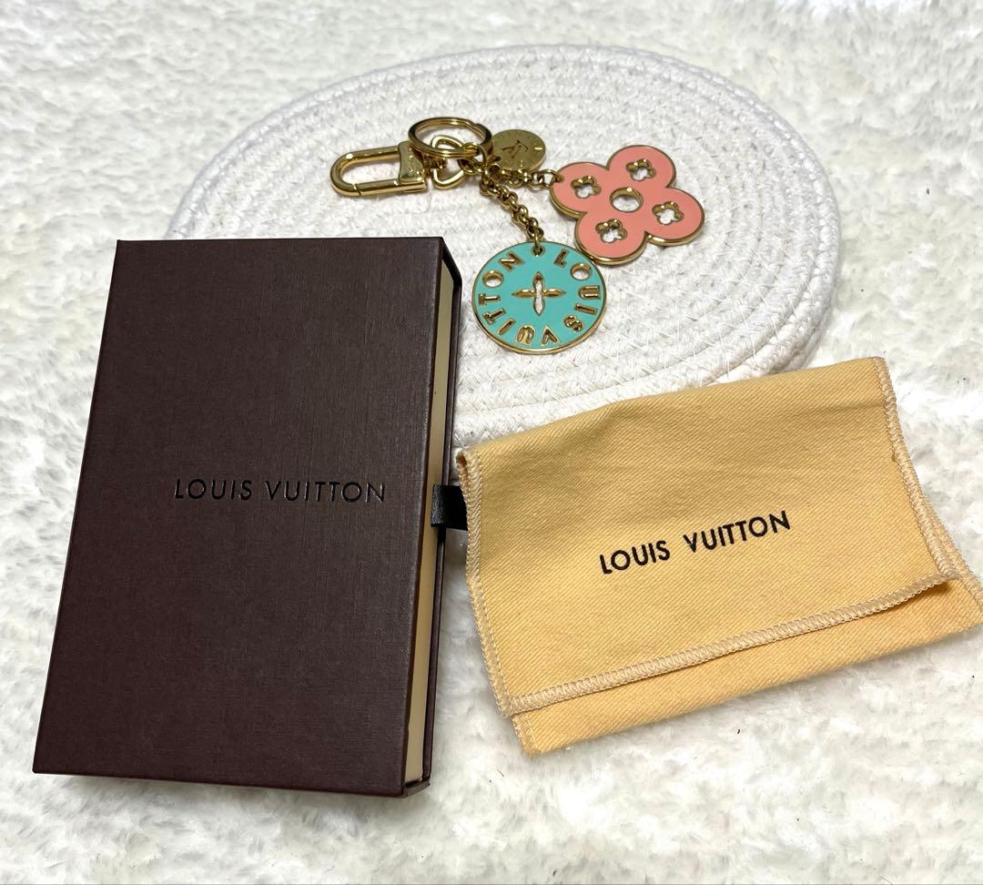 ルイヴィトン　LOUIS VUITTON キーホルダー　ポルト・クレ・ルーピング