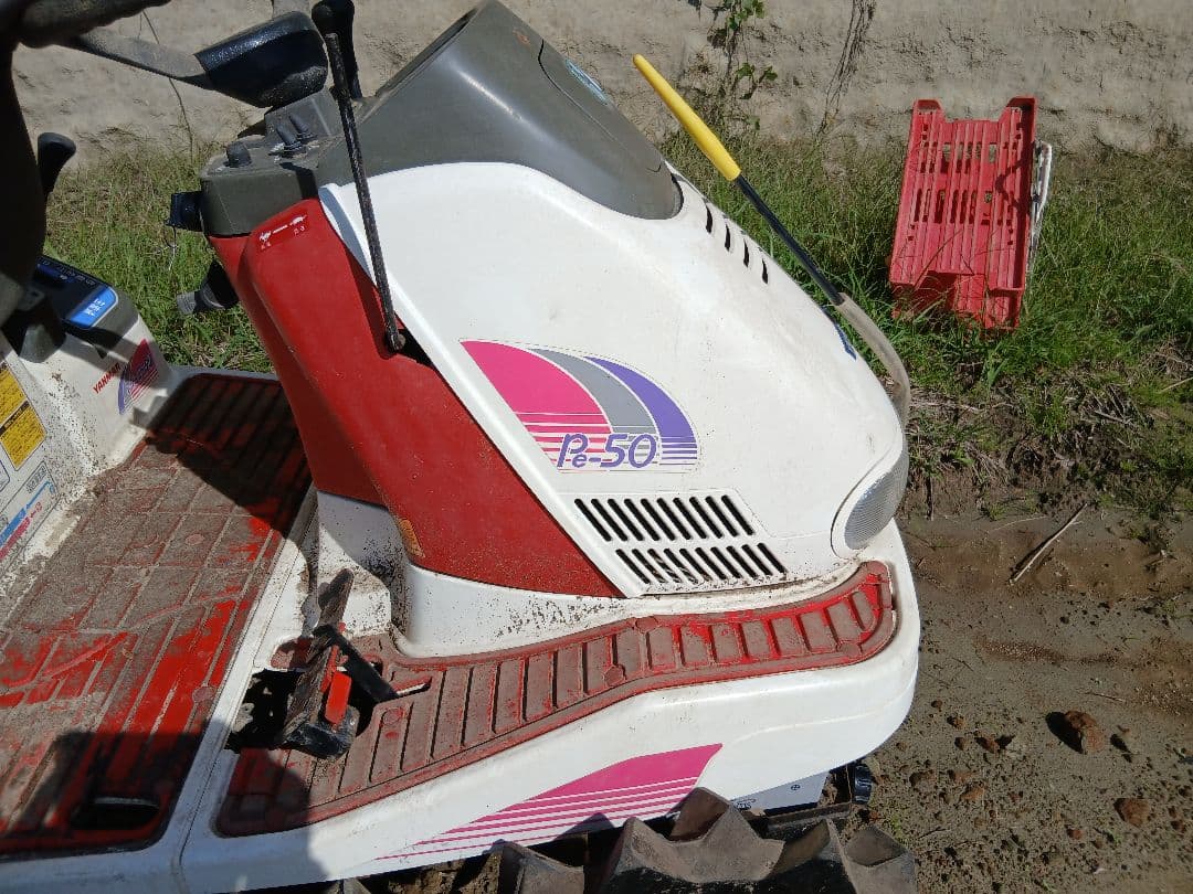 Pe-50乗用田植え機 ホワイト/レッド
