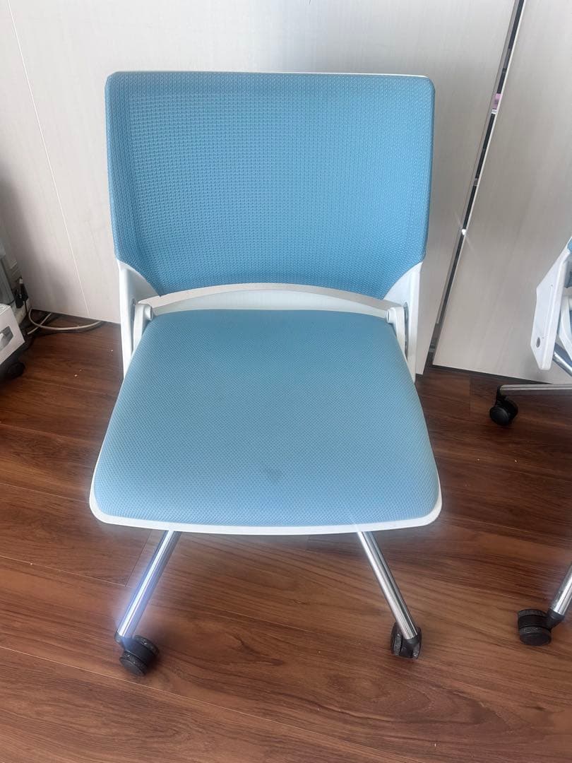 2脚　オカムラ クリール 4本脚 背メッシュ ホワイトシェル 肘無し セージ