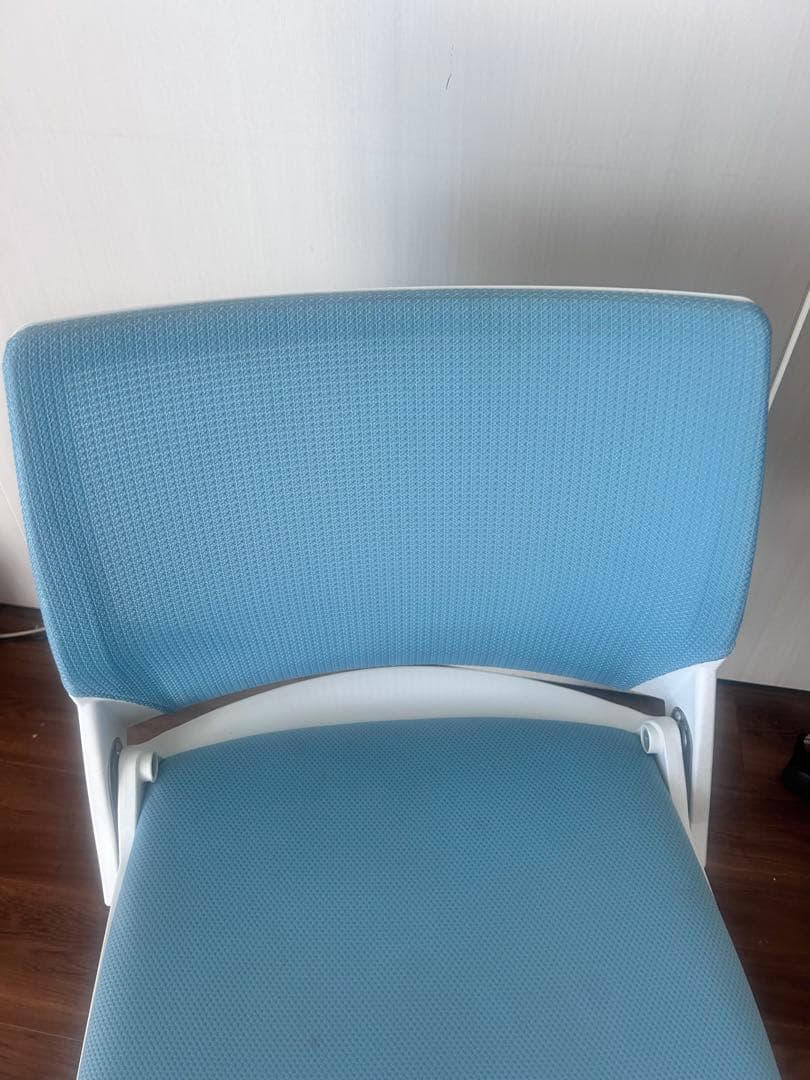 2脚　オカムラ クリール 4本脚 背メッシュ ホワイトシェル 肘無し セージ