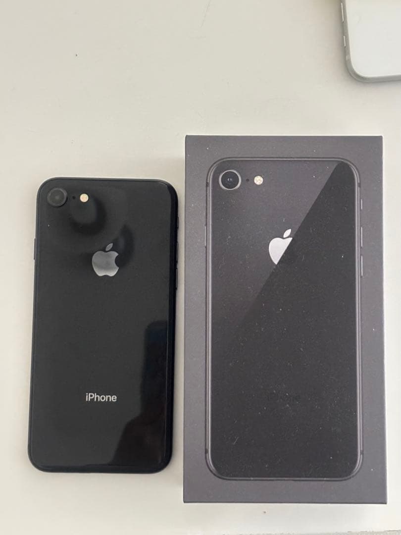 iPhone8 ブラック 美品