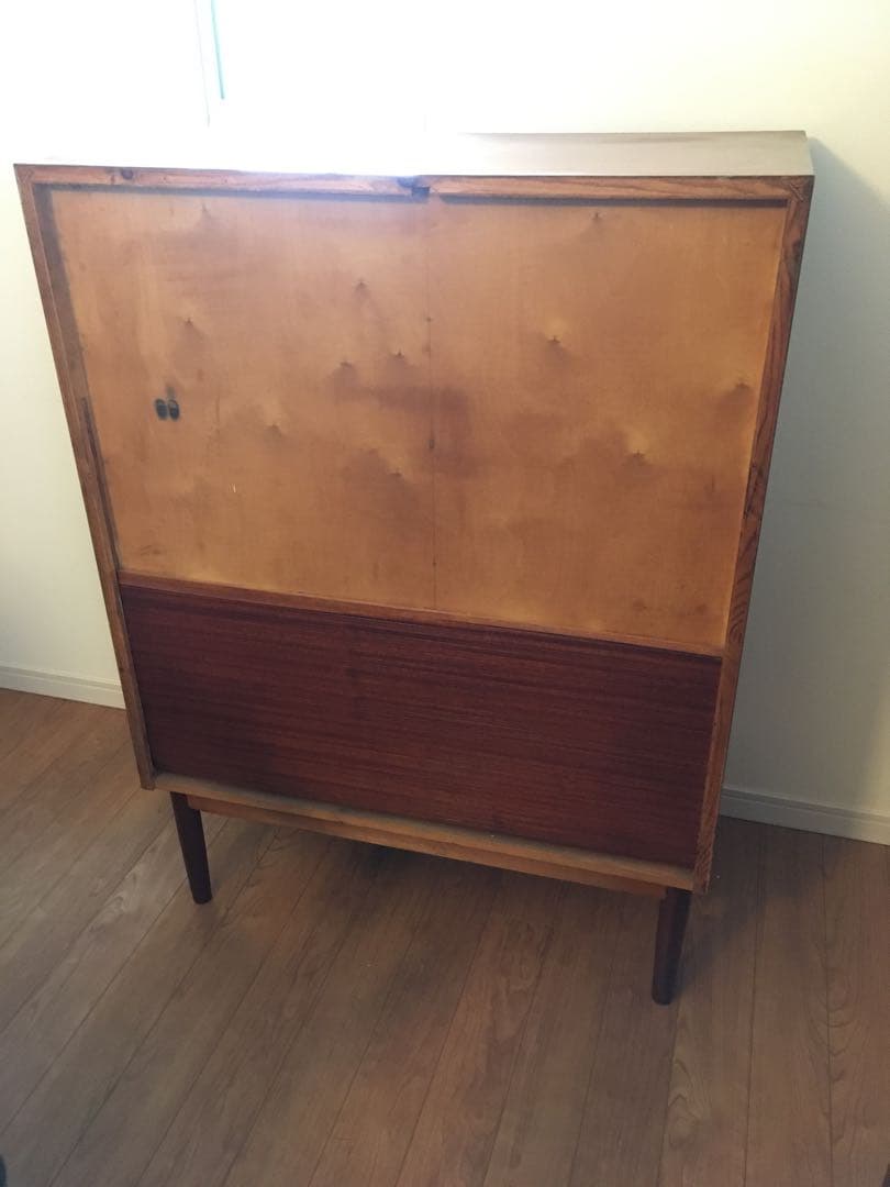 デンマーク　ビンテージ　脚付き蛇腹キャビネット　マホガニー　北欧ビンテージ