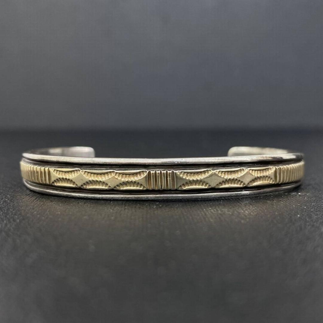 NAVAJO Bruce Morgan 14K シルバー スタンプワークバングル