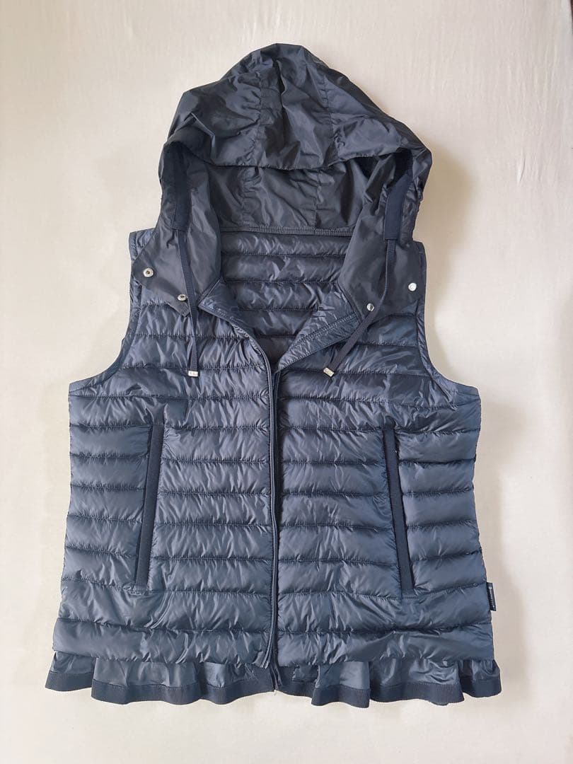 モンクレール MONCLER フード付き ダウンベスト