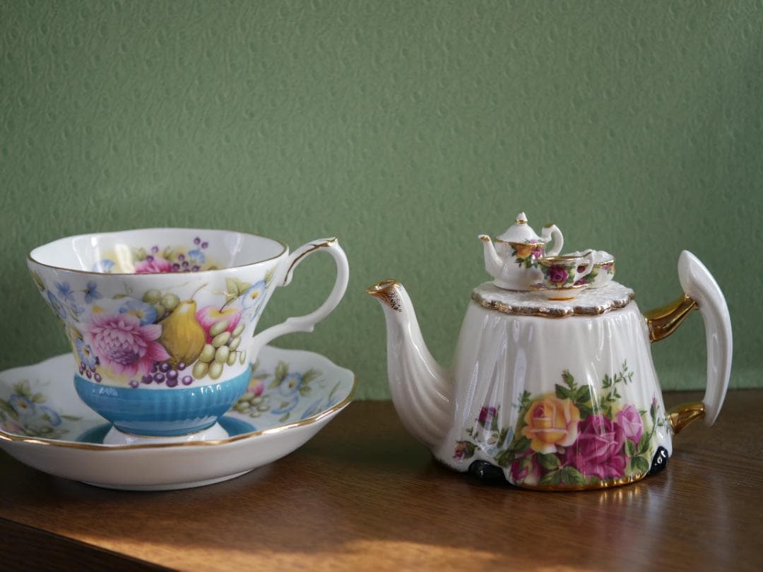 未使用ロイヤルアルバートオールドカントリーローズ ミニチュアセット付ティ―ポット