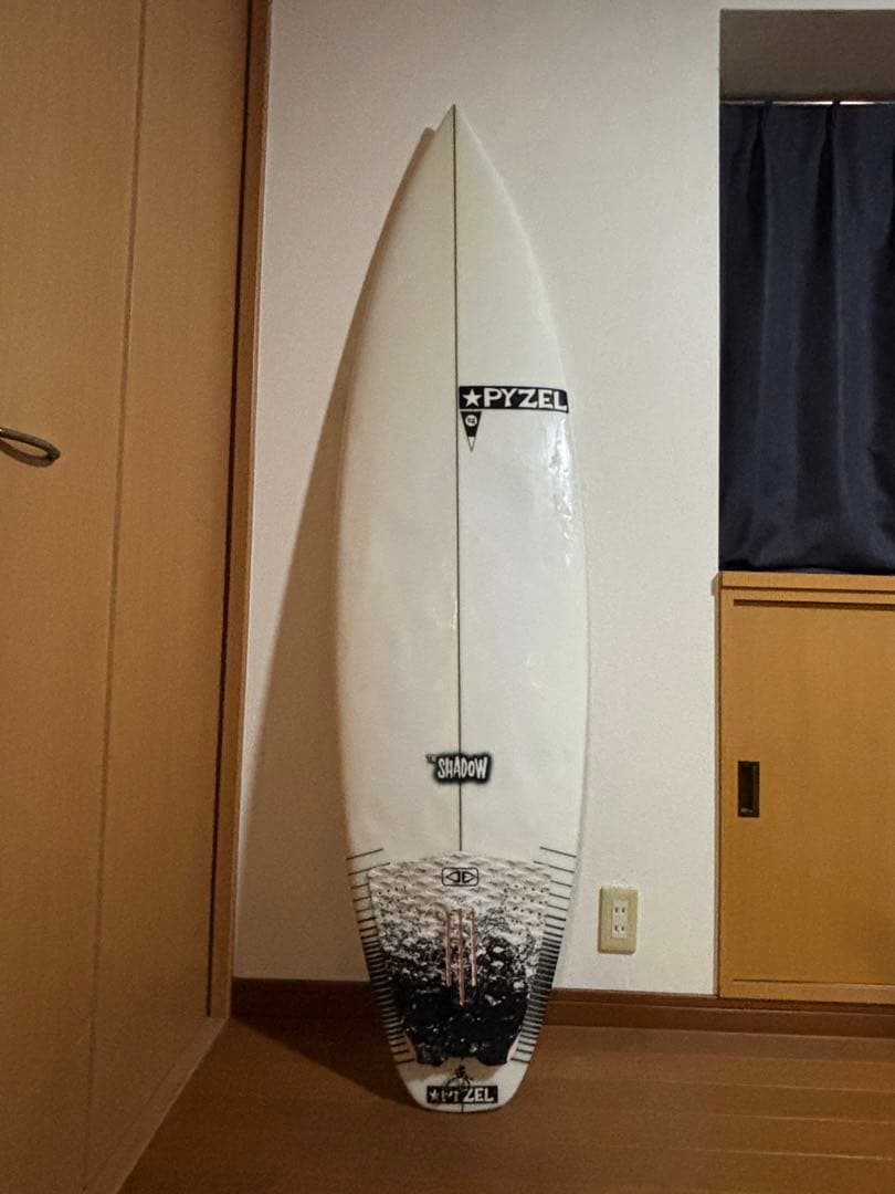 PYZEL SHADOW 5'11 28L＆フィンセット