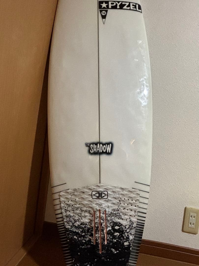 PYZEL SHADOW 5'11 28L＆フィンセット