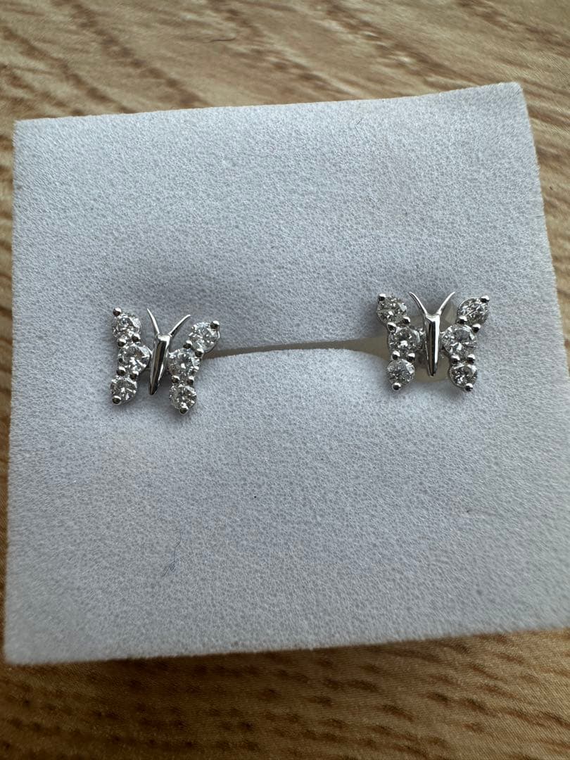 日本製ゴールド K18 ホワイトゴールド ダイヤモンド バタフライ ピアス